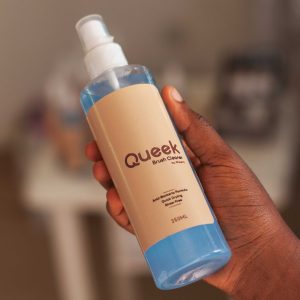 A picture of Queek. It is an instant makeup brush cleaner